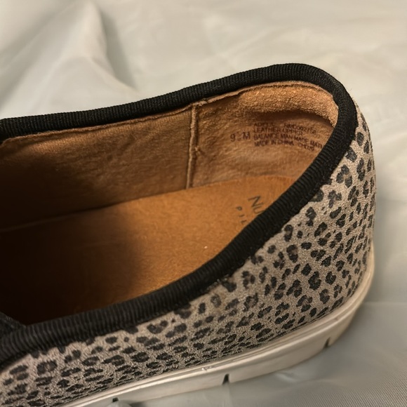 Nurse Mates 9.5 leopard print - Picture 7 of 7